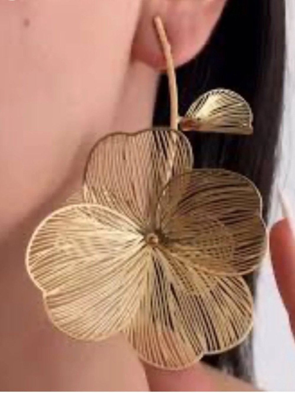 NWT Zara Gold Wire Floral Statement Earrings